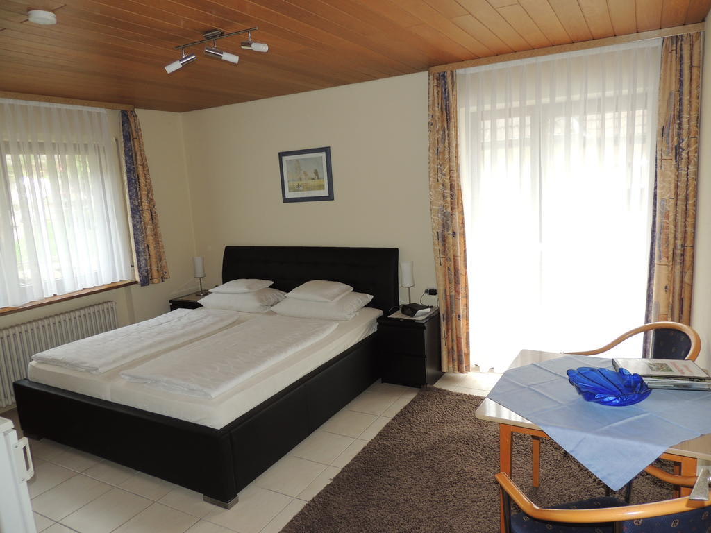 Gaestehaus Und Ferienwohnung Baechle Bad Peterstal-Griesbach Rum bild